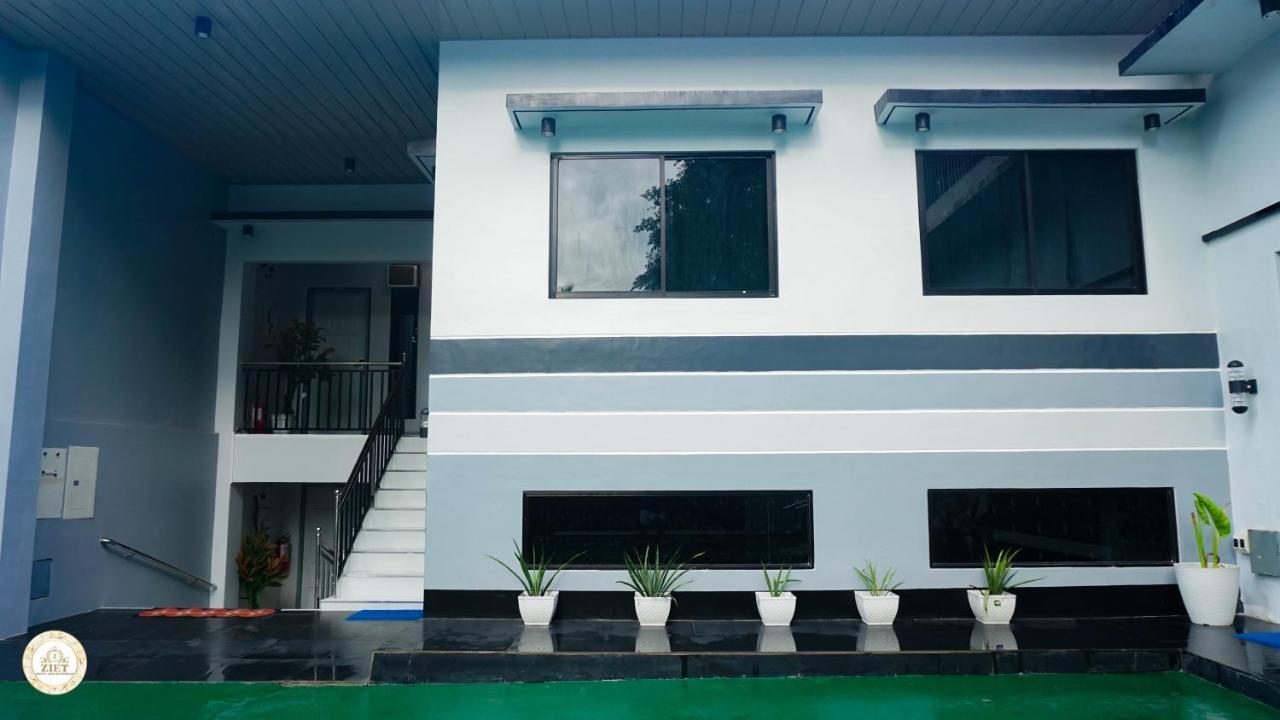 Ziet Hotel Mambajao Exterior photo
