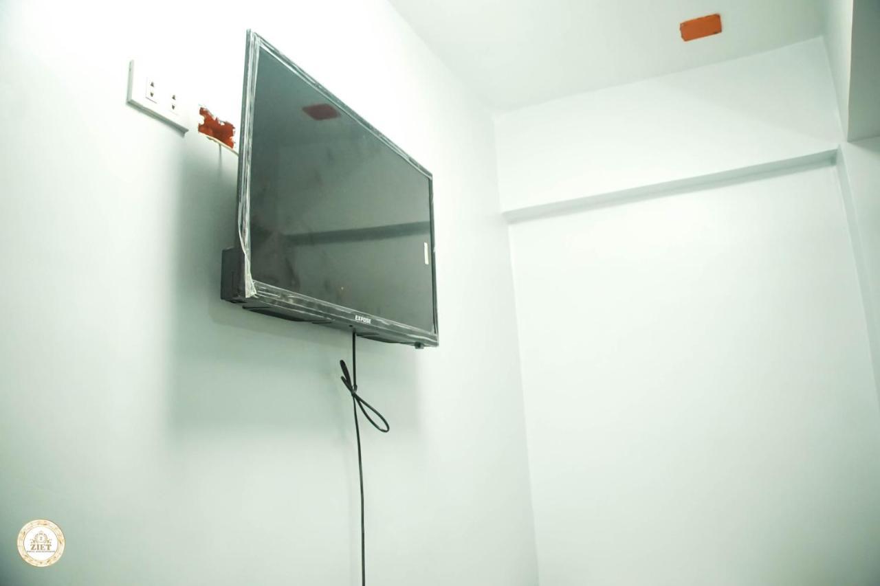 Ziet Hotel Mambajao Room photo